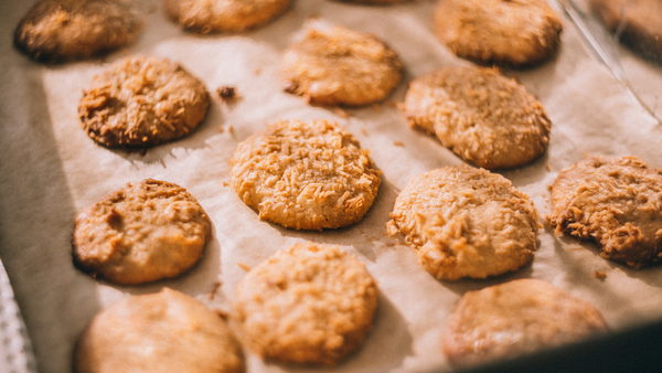 biskut a tray of cookies on a baking sheet